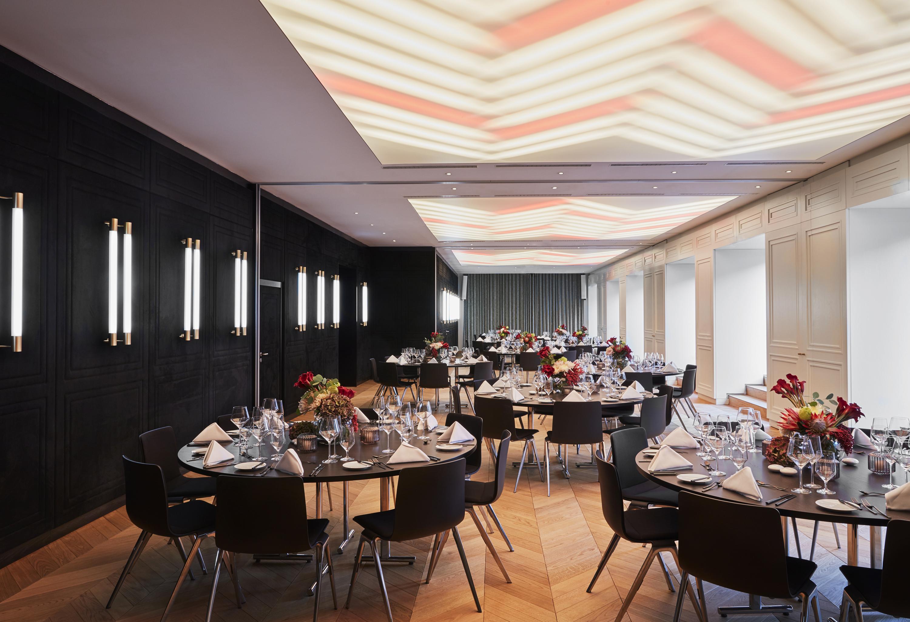 Roomers Munich, Autograph Collection Luaran gambar The Long Room