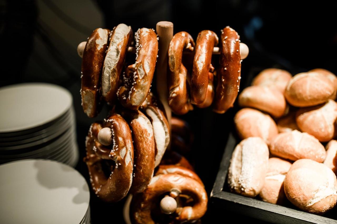 Roomers Munich, Autograph Collection Luaran gambar Pretzels