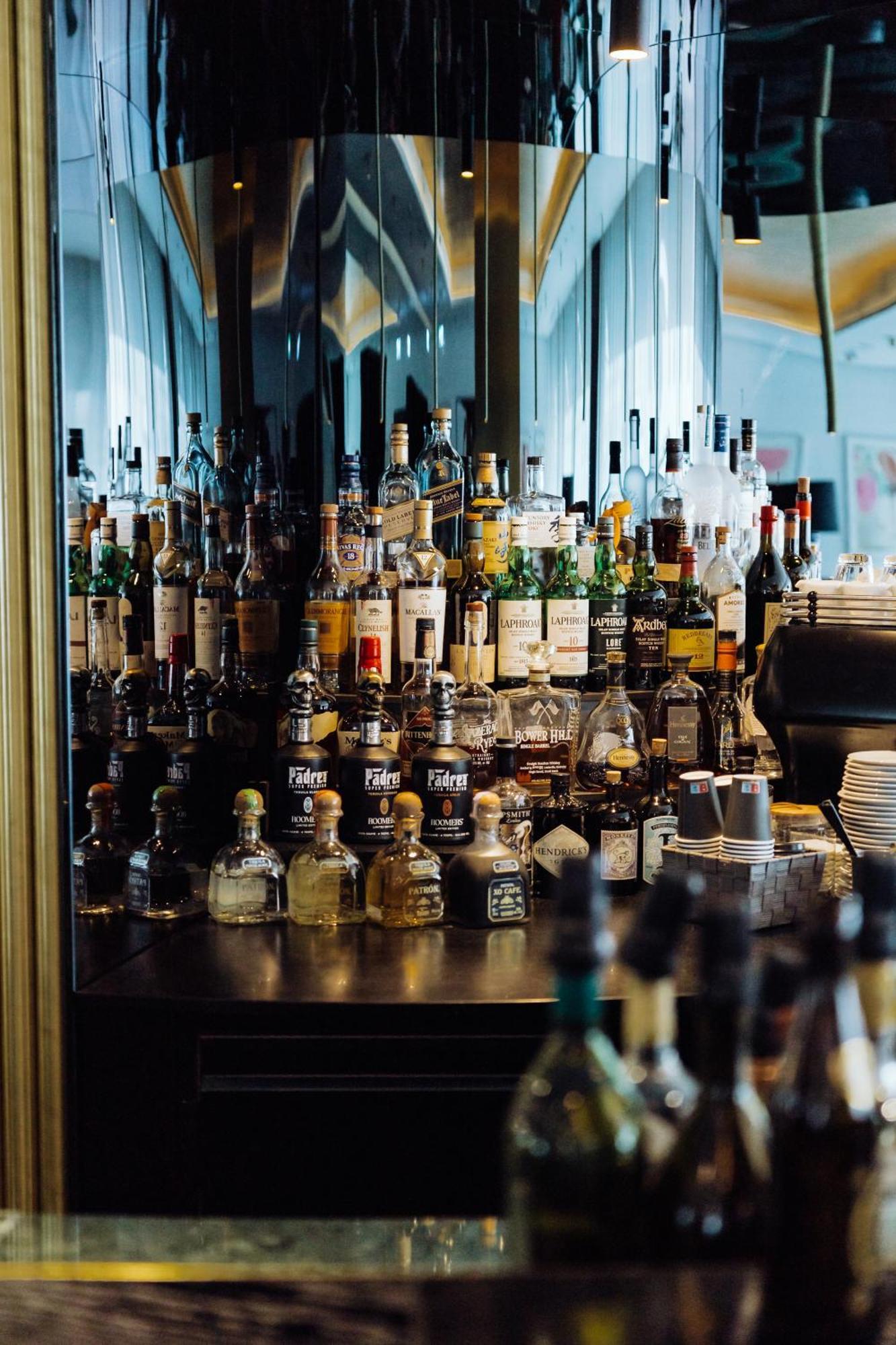 Roomers Munich, Autograph Collection Luaran gambar A selection of liqueurs