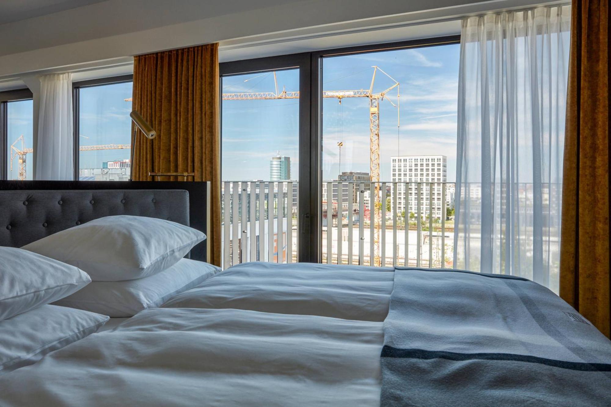 Roomers Munich, Autograph Collection Luaran gambar A room at the hotel